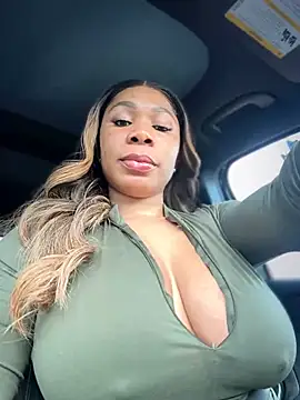 Snapshot of Belle___ chatting on December 2024 03:43:02 PM Belle    online show from December 2024 03:43:02 PM