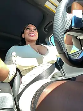 Snapshot of Belle___ chatting on March 2026 03:00:01 PM Belle online show from March 2026 03:00:01 PM