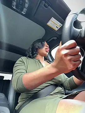 Snapshot of Belle___ chatting on April 2026 04:00:01 PM Belle online show from April 2026 04:00:01 PM