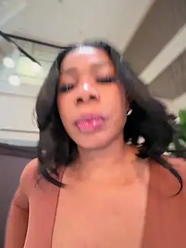 Snapshot of Belle___ chatting on May 2026 10:25:02 PM Belle online show from May 2026 10:25:02 PM