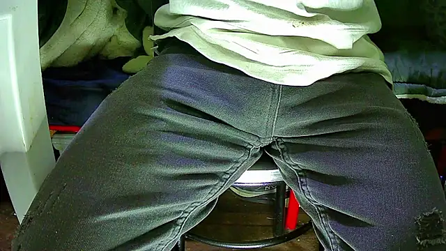 Snapshot of Walltaz chatting on December 2025 06:20:02 AM Walltaz online show from December 2025 06:20:02 AM