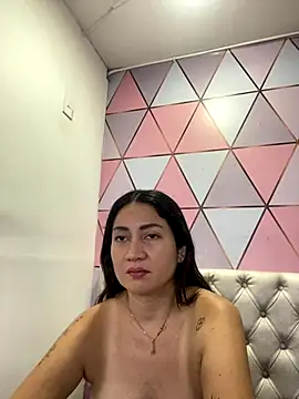 juliana diaz online show from September 2025 11:15:02 AM