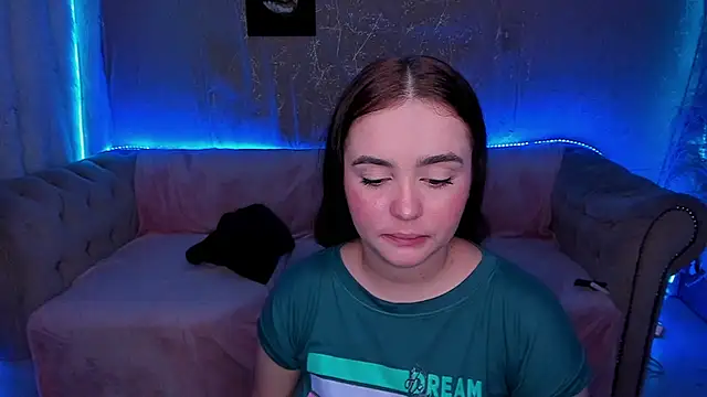 Snapshot of Shyfantasies chatting on September 2025 10:53:02 PM Shyfantasies online show from September 2025 10:53:02 PM