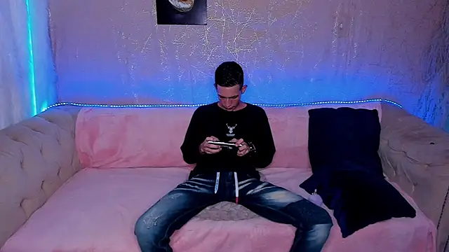 Snapshot of Shyfantasies chatting on September 2025 10:12:01 PM Shyfantasies online show from September 2025 10:12:01 PM