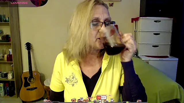 Snapshot of Ala-N-Dala chatting on January 2026 05:45:02 AM Ala-N-Dala online show from January 2026 05:45:02 AM