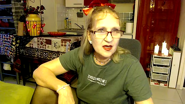 Snapshot of Ala-N-Dala chatting on February 2026 01:59:01 PM Ala-N-Dala online show from February 2026 01:59:01 PM