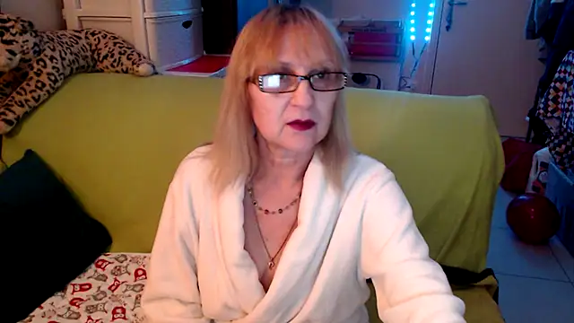 Snapshot of Ala-N-Dala chatting on March 2026 04:31:01 AM Ala-N-Dala online show from March 2026 04:31:01 AM