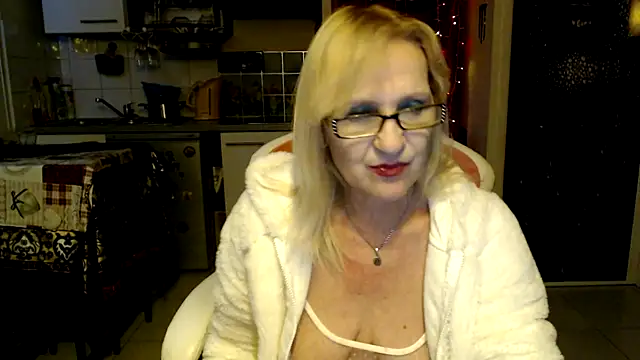 Snapshot of Ala-N-Dala chatting on March 2026 04:07:01 AM Ala-N-Dala online show from March 2026 04:07:01 AM