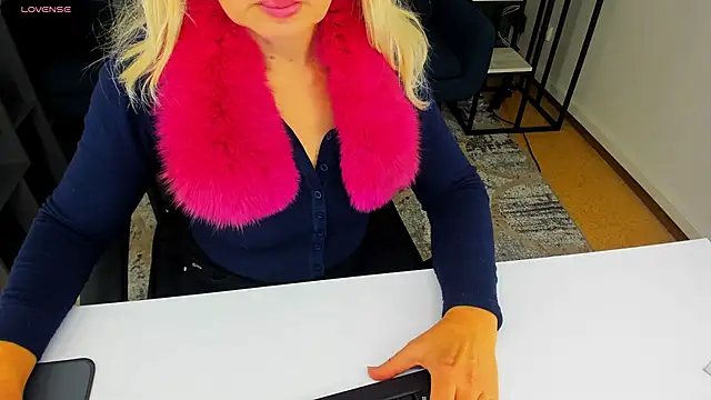 Snapshot of Abby_Moore_ chatting on January 2025 10:16:02 AM Abby Moore online show from January 2025 10:16:02 AM