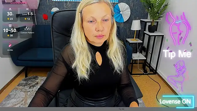 Snapshot of Abby_Moore_ chatting on September 2025 07:09:02 AM Abby Moore online show from September 2025 07:09:02 AM