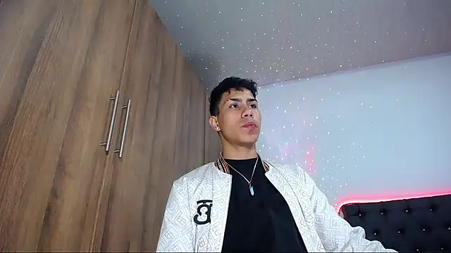 Snapshot of AlanNaughty chatting on February 2025 04:15:01 AM AlanNaughty online show from February 2025 04:15:01 AM