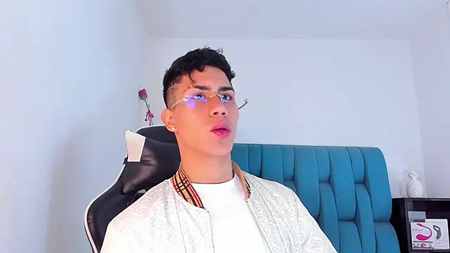 Snapshot of AlanNaughty chatting on March 2025 07:58:02 PM AlanNaughty online show from March 2025 07:58:02 PM