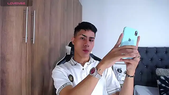 Snapshot of AlanNaughty chatting on March 2025 09:12:02 PM AlanNaughty online show from March 2025 09:12:02 PM