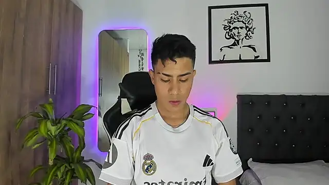 AlanNaughty online show from December 2025 01:13:01 AM