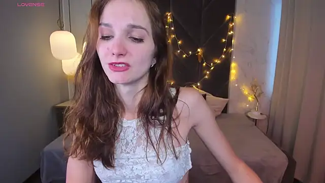 Snapshot of MirandaGlow chatting on January 2025 08:43:02 AM MirandaGlow online show from January 2025 08:43:02 AM