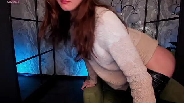 Snapshot of MirandaGlow chatting on March 2026 05:45:01 AM MirandaGlow online show from March 2026 05:45:01 AM