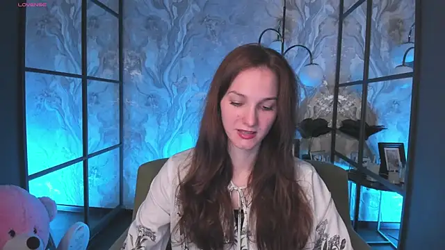 Snapshot of MirandaGlow chatting on April 2026 05:37:02 AM MirandaGlow online show from April 2026 05:37:02 AM