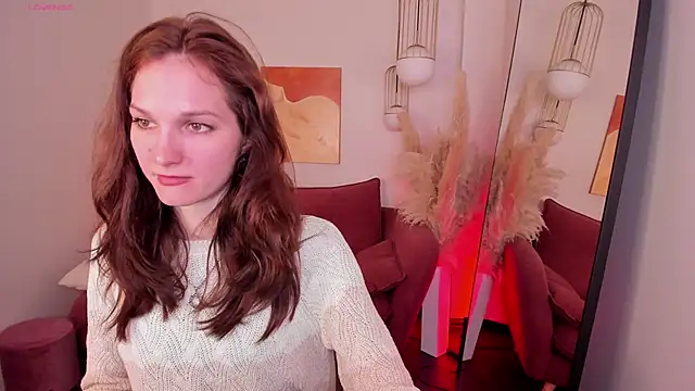 Snapshot of MirandaGlow chatting on April 2026 05:43:02 AM MirandaGlow online show from April 2026 05:43:02 AM