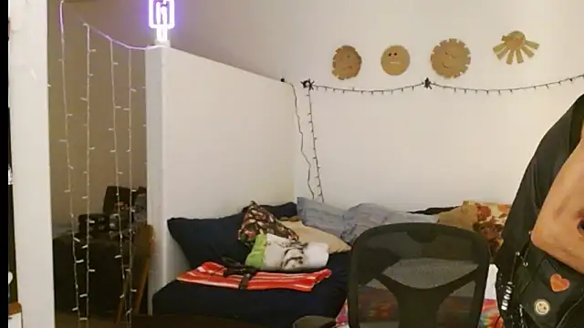 Snapshot of mycock2474u chatting on February 2025 01:32:01 AM mycock2474u online show from February 2025 01:32:01 AM