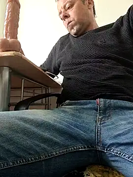 Snapshot of david_geam chatting on April 2026 05:54:02 AM david geam online show from April 2026 05:54:02 AM