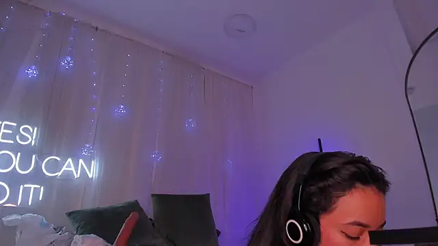 Snapshot of carolgaita chatting on February 2025 05:35:01 PM carolgaita online show from February 2025 05:35:01 PM