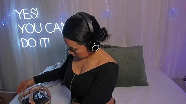 Snapshot of carolgaita chatting on February 2025 11:33:02 AM carolgaita online show from February 2025 11:33:02 AM