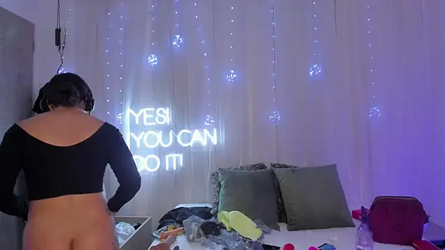 Snapshot of carolgaita chatting on February 2025 05:39:02 PM carolgaita online show from February 2025 05:39:02 PM