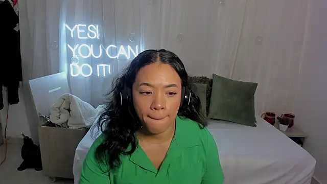 Snapshot of carolgaita chatting on March 2025 12:02:02 PM carolgaita online show from March 2025 12:02:02 PM