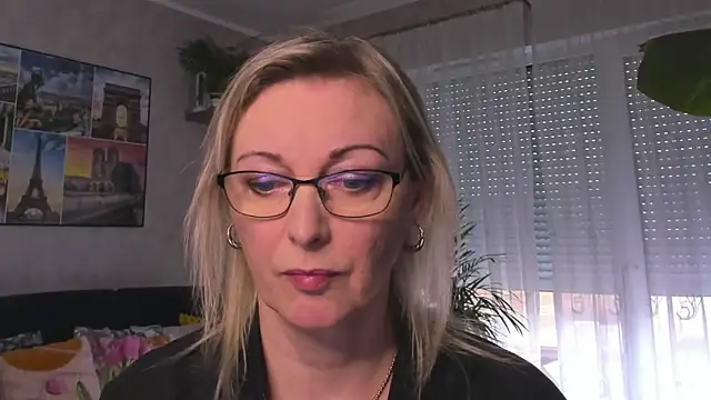 vanessa chat online show from February 2025 02:24:01 PM