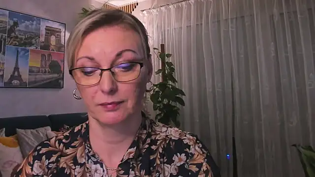 vanessa chat online show from February 2025 08:20:02 PM