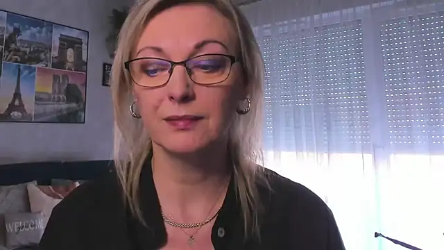 vanessa chat online show from March 2025 02:26:01 PM