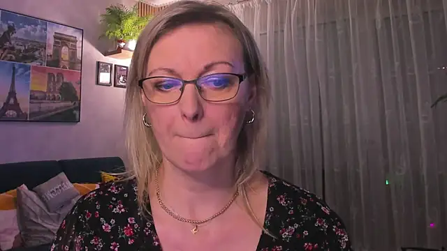 vanessa chat online show from March 2025 05:57:02 PM