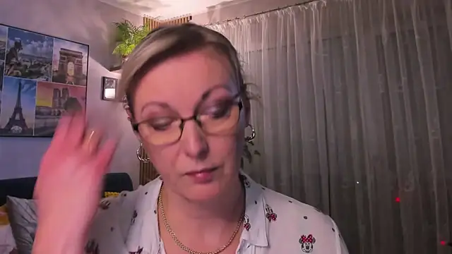 vanessa chat online show from March 2025 05:42:02 PM