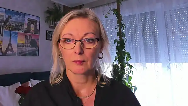 vanessa chat online show from September 2025 01:36:02 PM