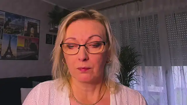 vanessa chat online show from November 2025 02:06:01 PM