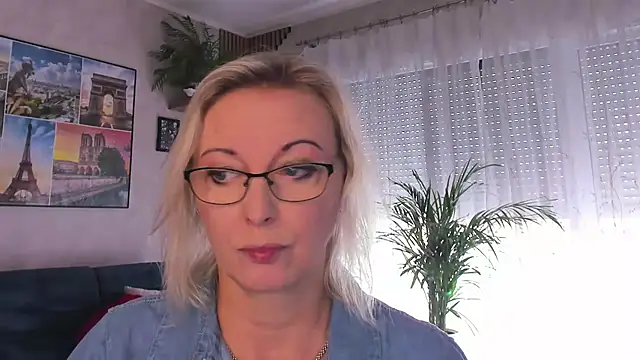 vanessa chat online show from July 2026 01:15:01 PM