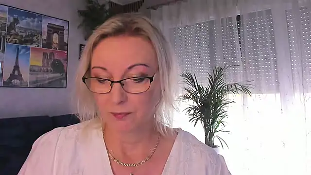 vanessa chat online show from July 2026 01:13:01 PM