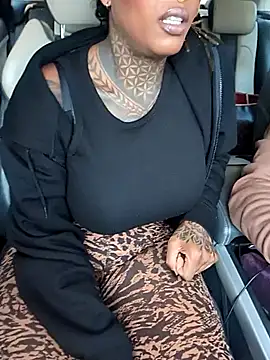 Snapshot of DarkDea chatting on November 2025 12:29:02 PM DarkDea online show from November 2025 12:29:02 PM