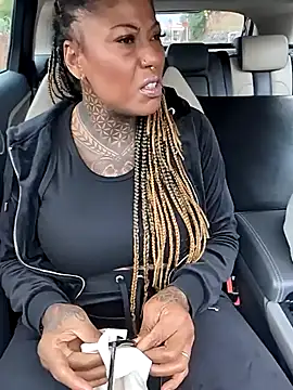 Snapshot of DarkDea chatting on November 2025 01:02:01 PM DarkDea online show from November 2025 01:02:01 PM