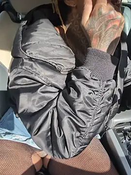 Snapshot of DarkDea chatting on November 2025 12:13:01 PM DarkDea online show from November 2025 12:13:01 PM