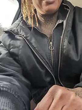 Snapshot of DarkDea chatting on November 2025 01:01:01 PM DarkDea online show from November 2025 01:01:01 PM