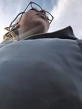 Snapshot of DarkDea chatting on December 2025 12:47:02 PM DarkDea online show from December 2025 12:47:02 PM