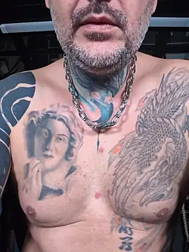 Snapshot of DarkDea chatting on December 2025 10:33:01 AM DarkDea online show from December 2025 10:33:01 AM