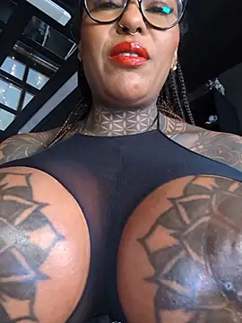 Snapshot of DarkDea chatting on March 2026 11:03:01 AM DarkDea online show from March 2026 11:03:01 AM