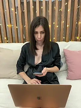 Snapshot of HotyWinter chatting on February 2025 01:17:02 PM HotyWinter online show from February 2025 01:17:02 PM