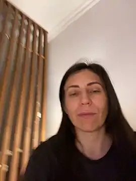 Snapshot of HotyWinter chatting on September 2025 08:23:01 PM HotyWinter online show from September 2025 08:23:01 PM