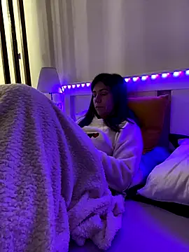 Snapshot of HotyWinter chatting on October 2025 03:18:02 AM HotyWinter online show from October 2025 03:18:02 AM