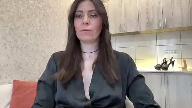 Snapshot of HotyWinter chatting on April 2026 05:38:02 AM HotyWinter online show from April 2026 05:38:02 AM