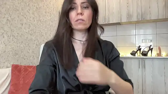 Snapshot of HotyWinter chatting on April 2026 05:27:01 AM HotyWinter online show from April 2026 05:27:01 AM