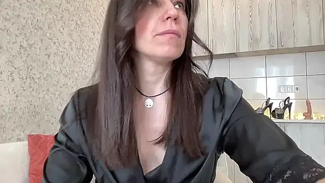 Snapshot of HotyWinter chatting on April 2026 04:50:02 AM HotyWinter online show from April 2026 04:50:02 AM